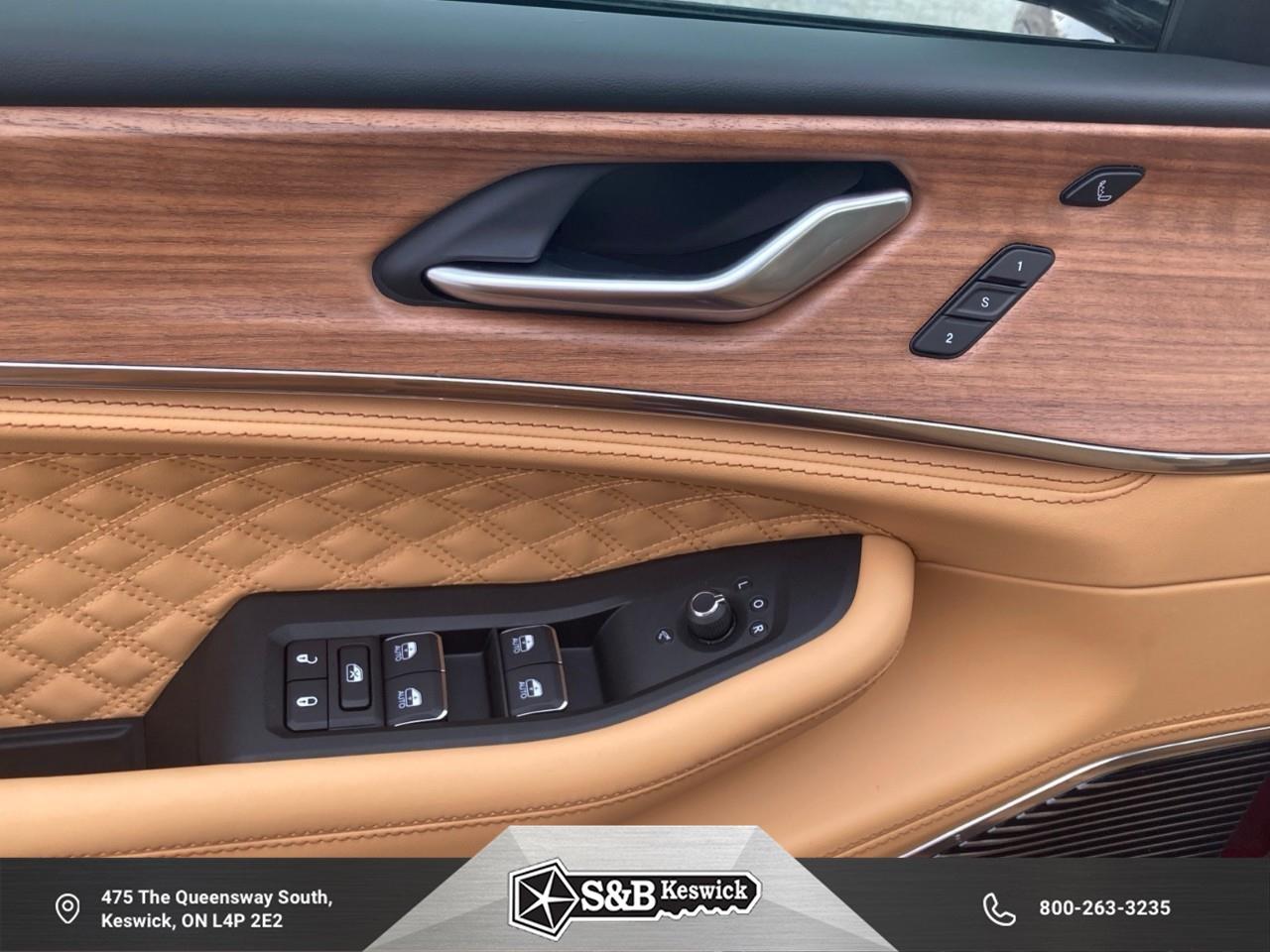 2025 Jeep Grand Cherokee Summit 4dr 4x4 Photo