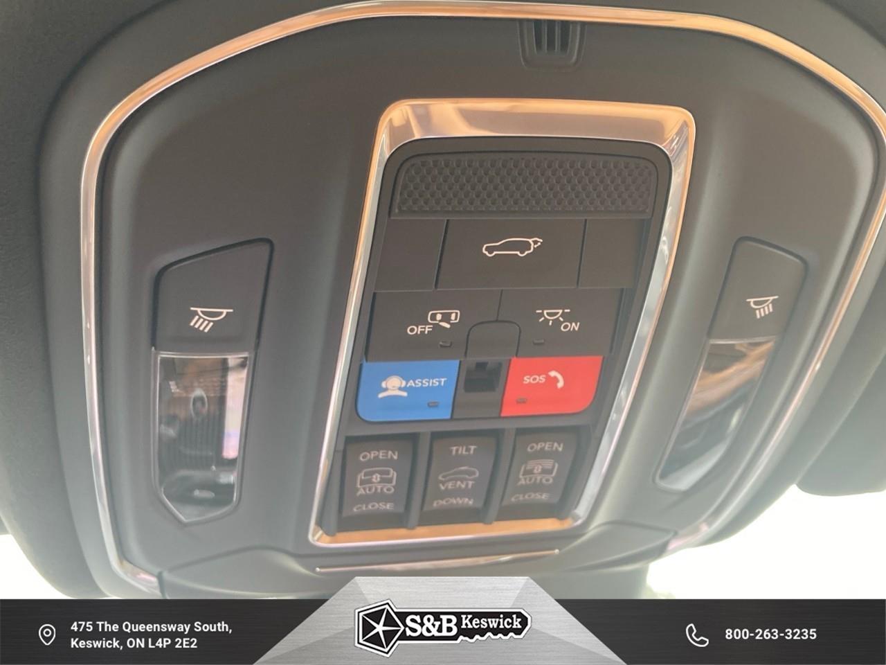 2025 Jeep Grand Cherokee Summit 4dr 4x4 Photo