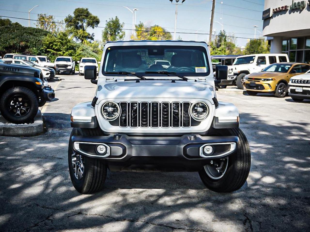 2025 Jeep Wrangler  Photo2