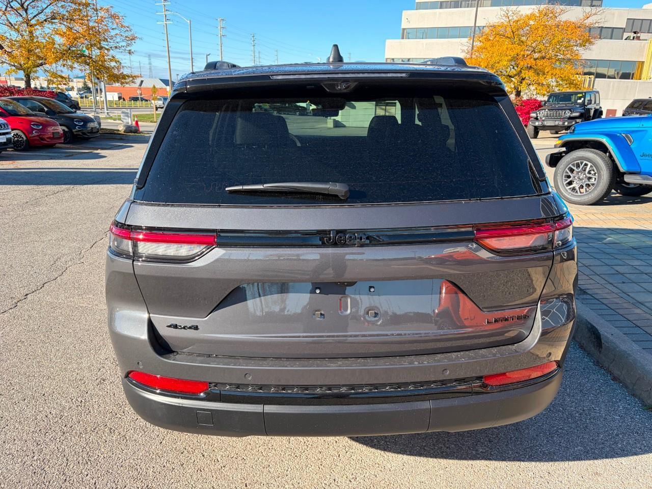 2025 Jeep Grand Cherokee Limited 4dr 4x4 Photo3