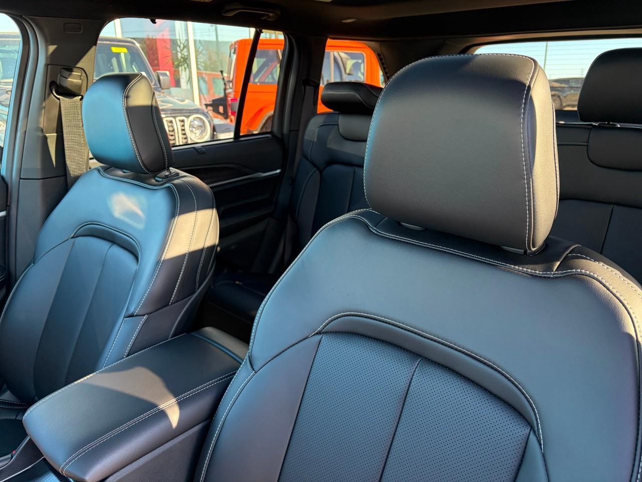 2025 Jeep Grand Cherokee Limited 4dr 4x4 Photo