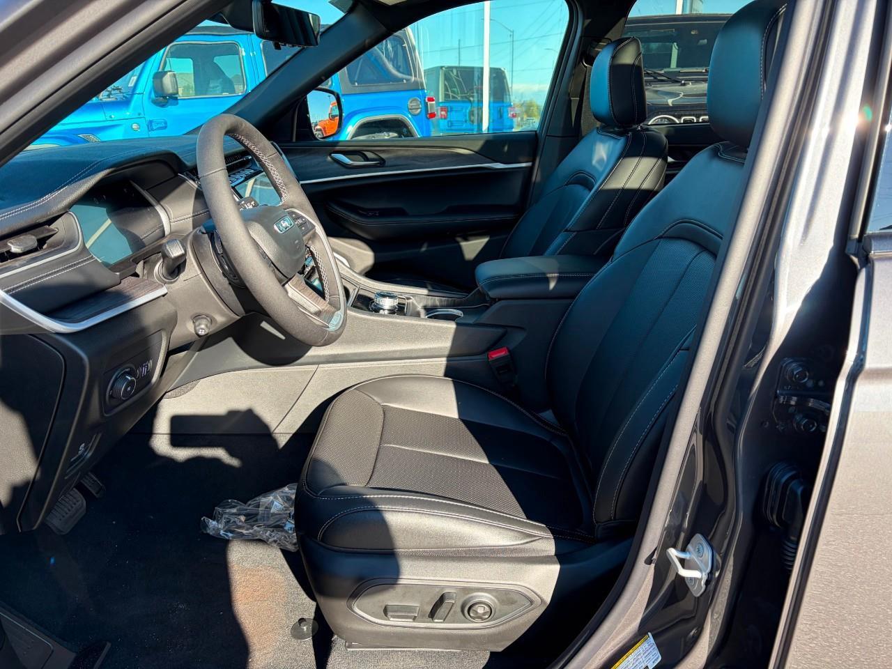 2025 Jeep Grand Cherokee Limited 4dr 4x4 Photo