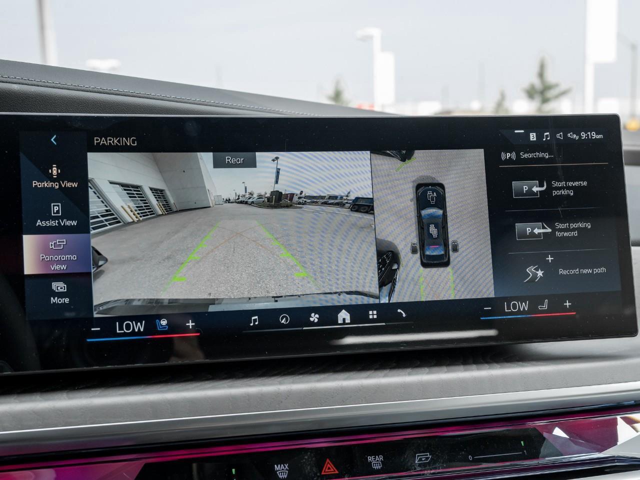 2025 BMW 760 i xDrive 4dr All-Wheel Drive Sedan Photo