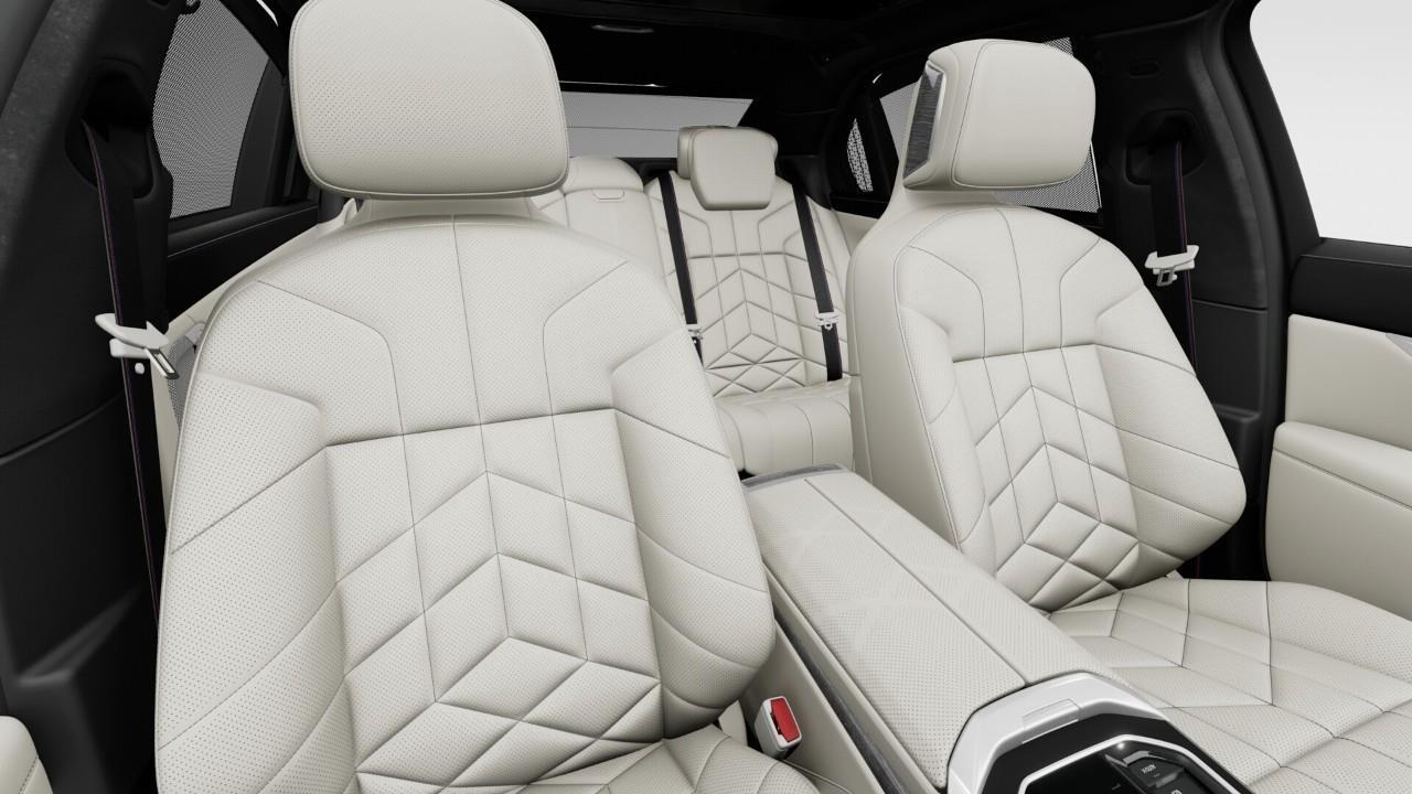 2025 BMW 760 i xDrive 4dr All-Wheel Drive Sedan Photo