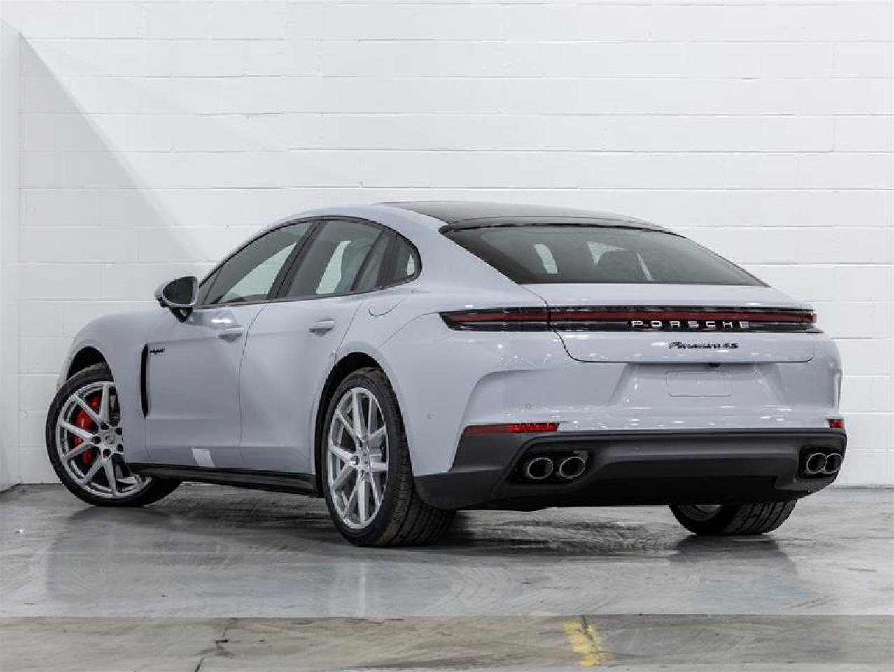 2025 Porsche Panamera  Photo4