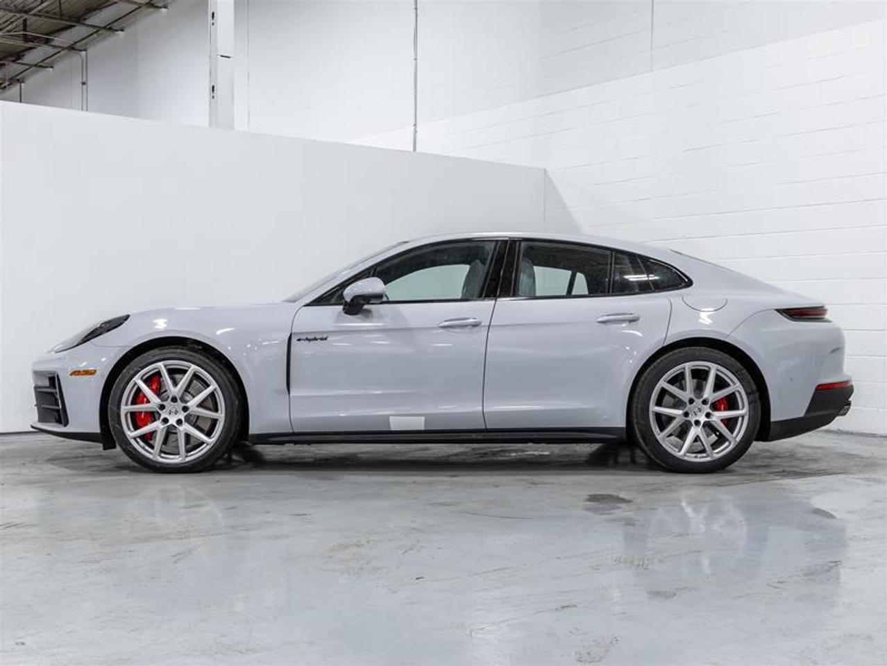 2025 Porsche Panamera  Photo