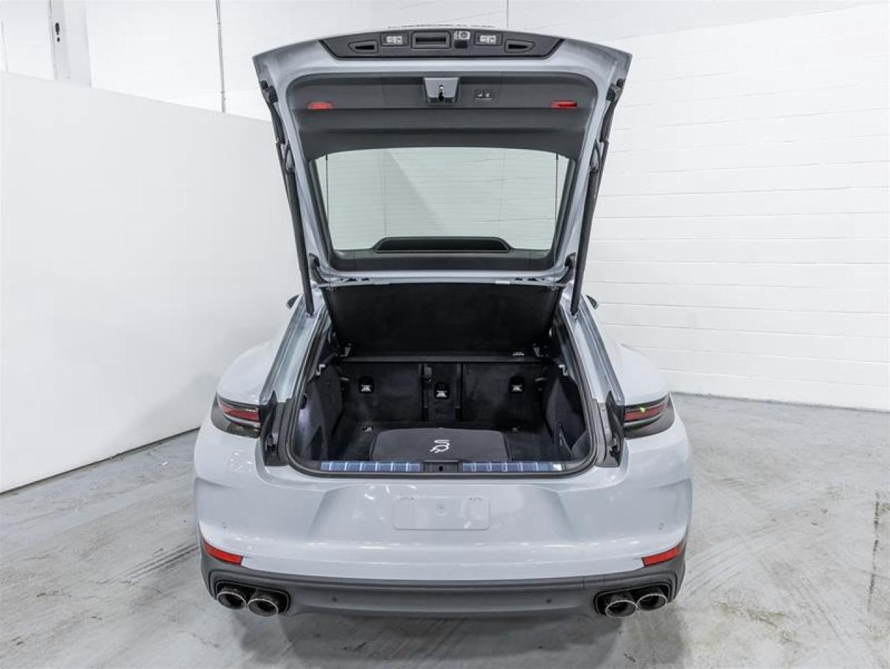 2025 Porsche Panamera  Photo