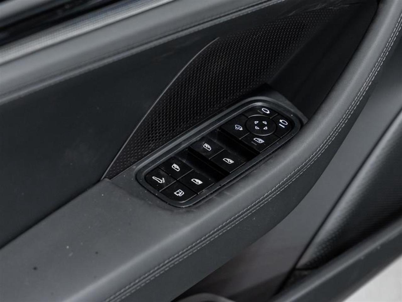 2025 Porsche Panamera  Photo