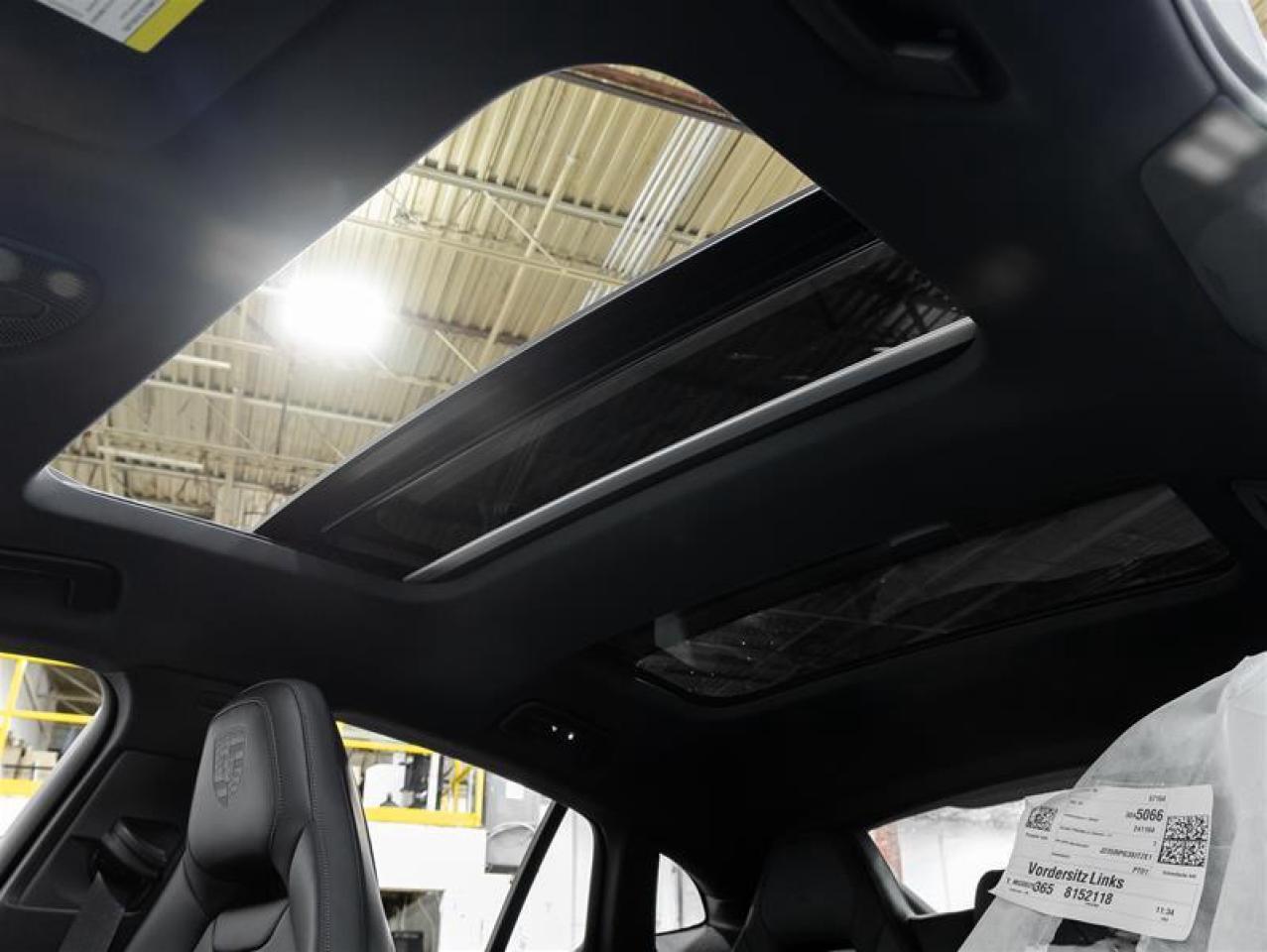 2025 Porsche Panamera  Photo