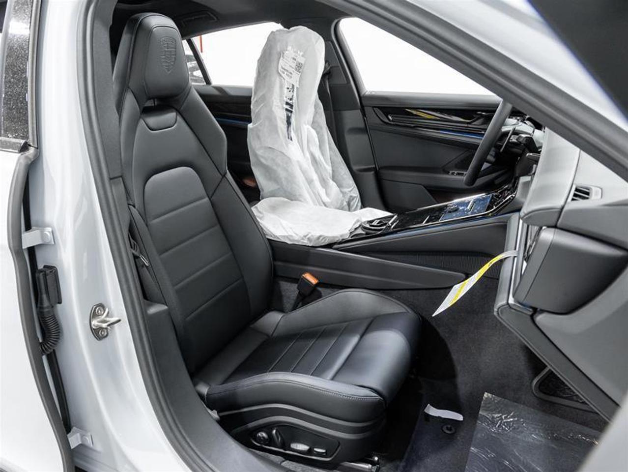 2025 Porsche Panamera  Photo