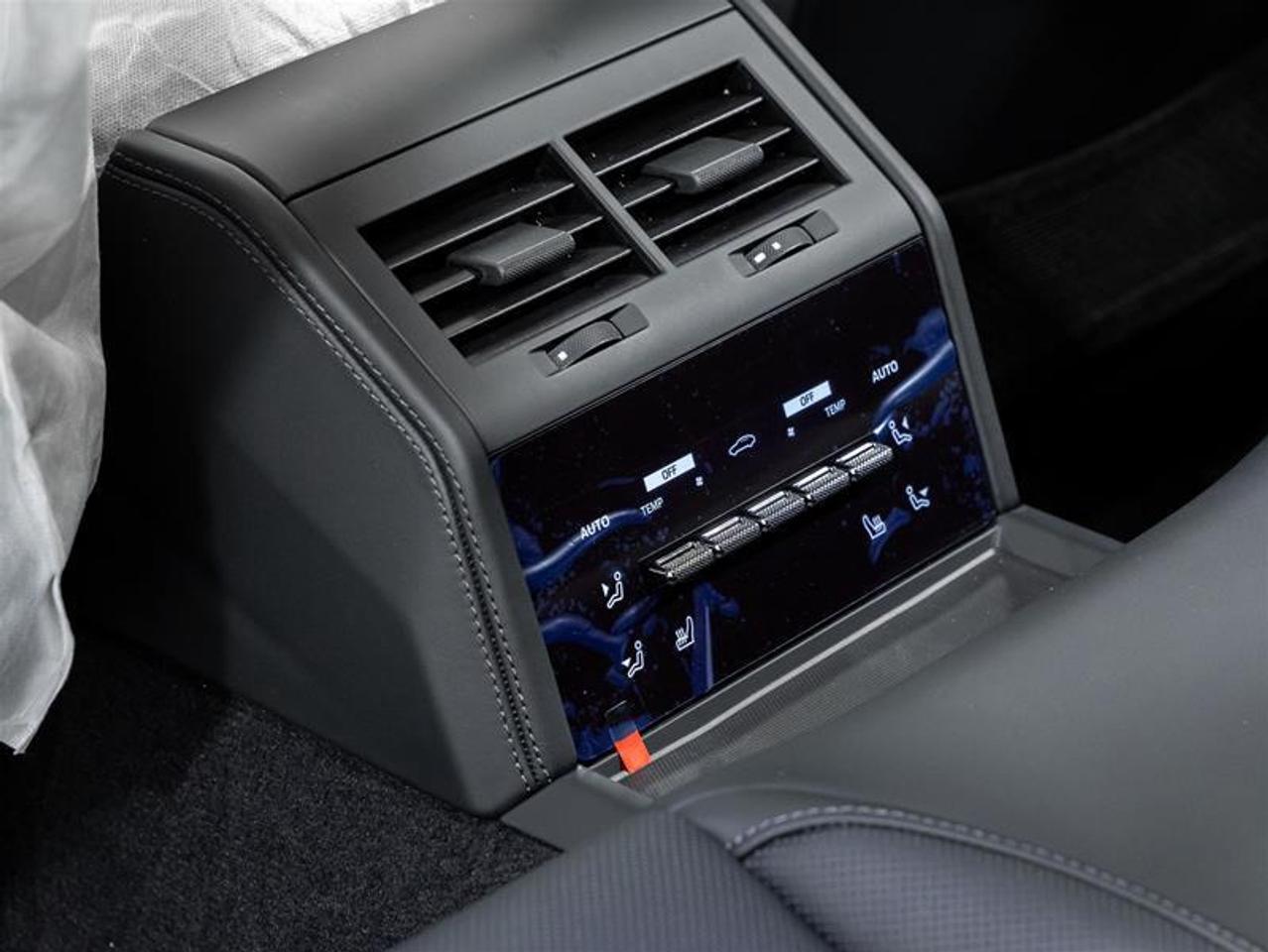 2025 Porsche Panamera  Photo