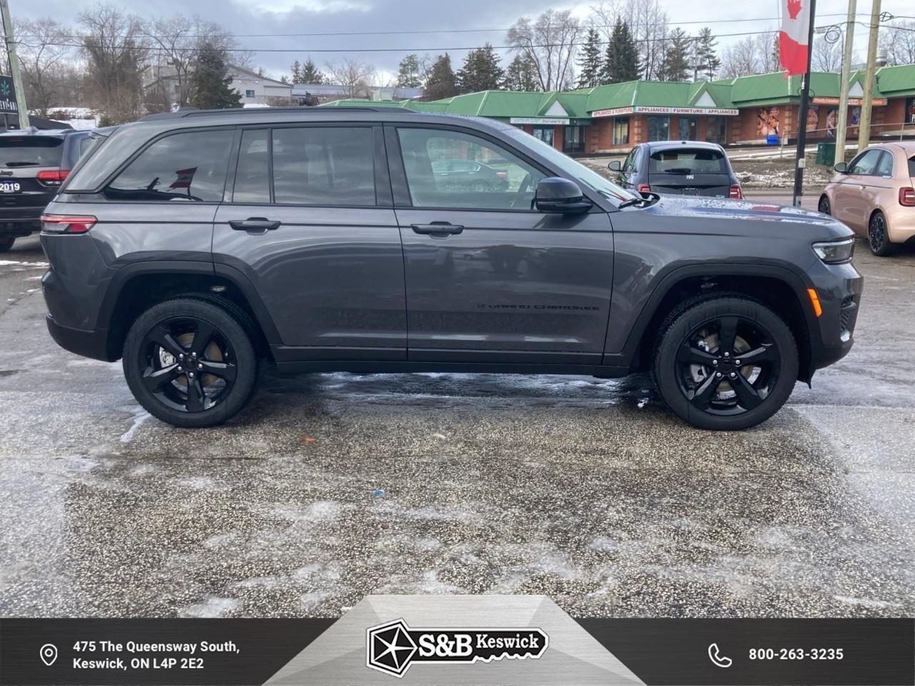 2025 Jeep Grand Cherokee Laredo 4dr 4x4 Photo