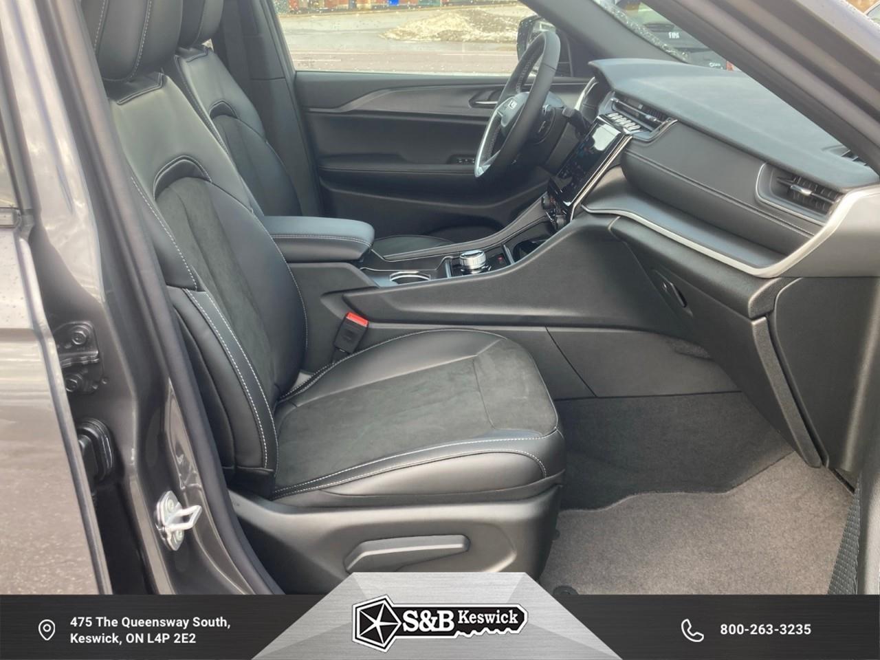 2025 Jeep Grand Cherokee Laredo 4dr 4x4 Photo