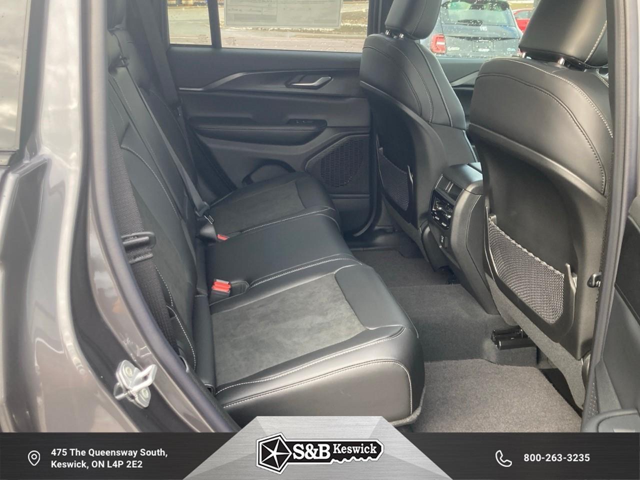 2025 Jeep Grand Cherokee Laredo 4dr 4x4 Photo