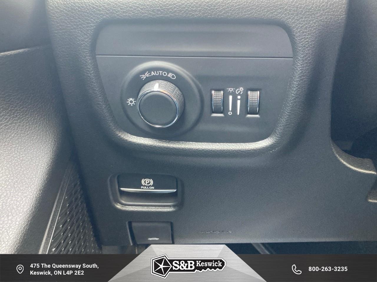 2025 Jeep Grand Cherokee Laredo 4dr 4x4 Photo