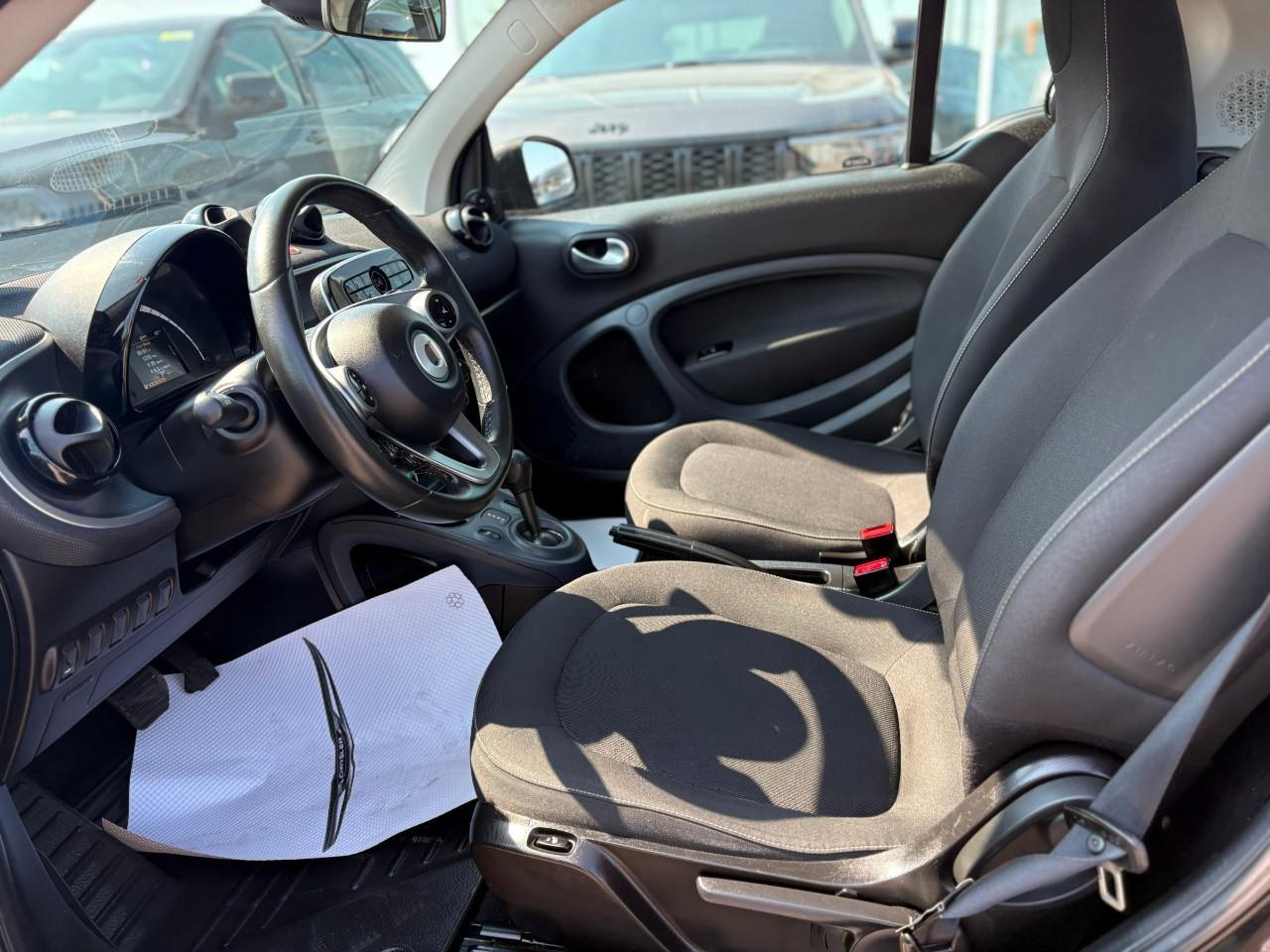 2016 Smart fortwo pure 2dr Coupe Photo3