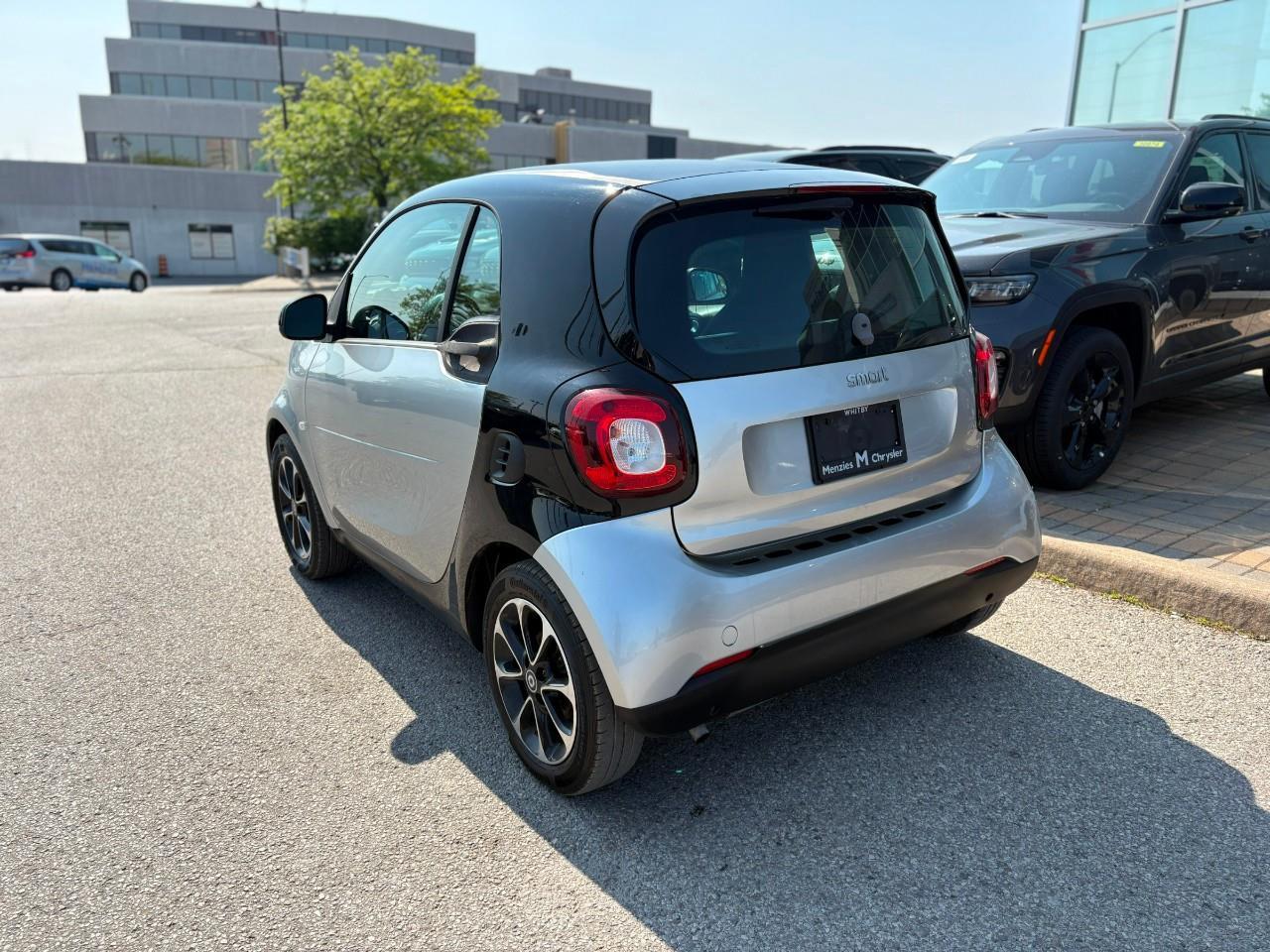 2016 Smart fortwo pure 2dr Coupe Photo2