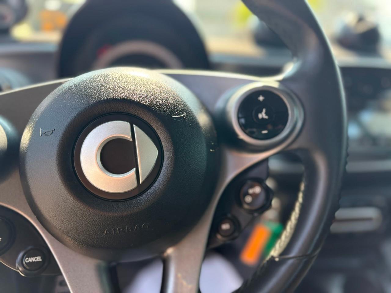 2016 Smart fortwo pure 2dr Coupe Photo