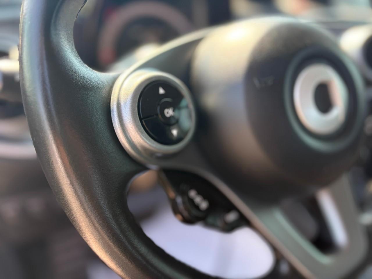 2016 Smart fortwo pure 2dr Coupe Photo