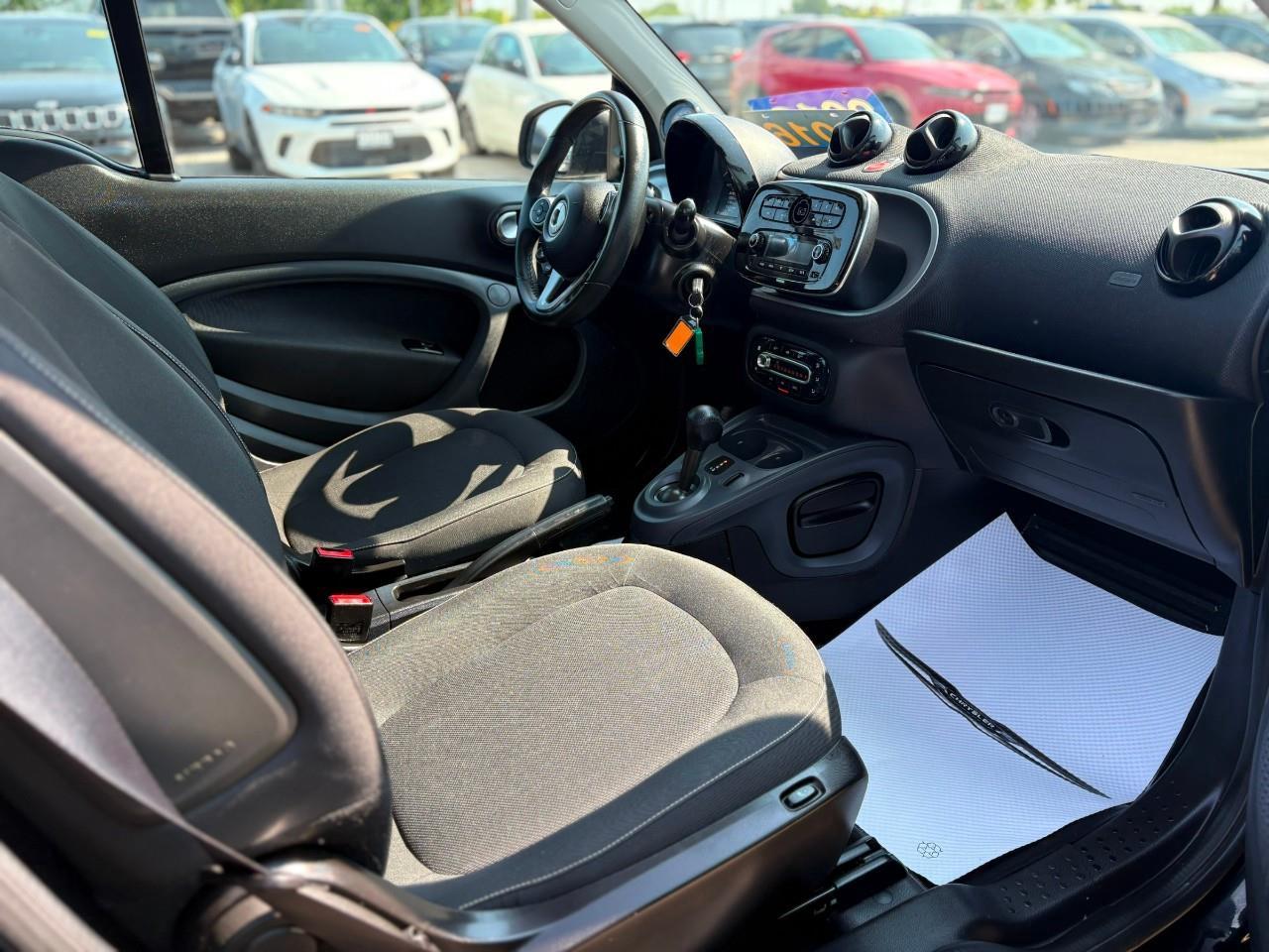 2016 Smart fortwo pure 2dr Coupe Photo