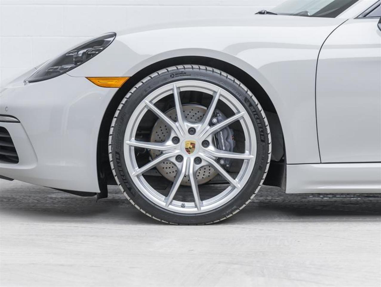 2025 Porsche 718 Cayman  Photo