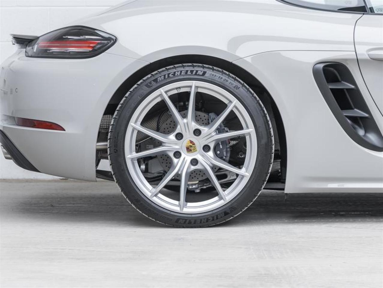 2025 Porsche 718 Cayman  Photo