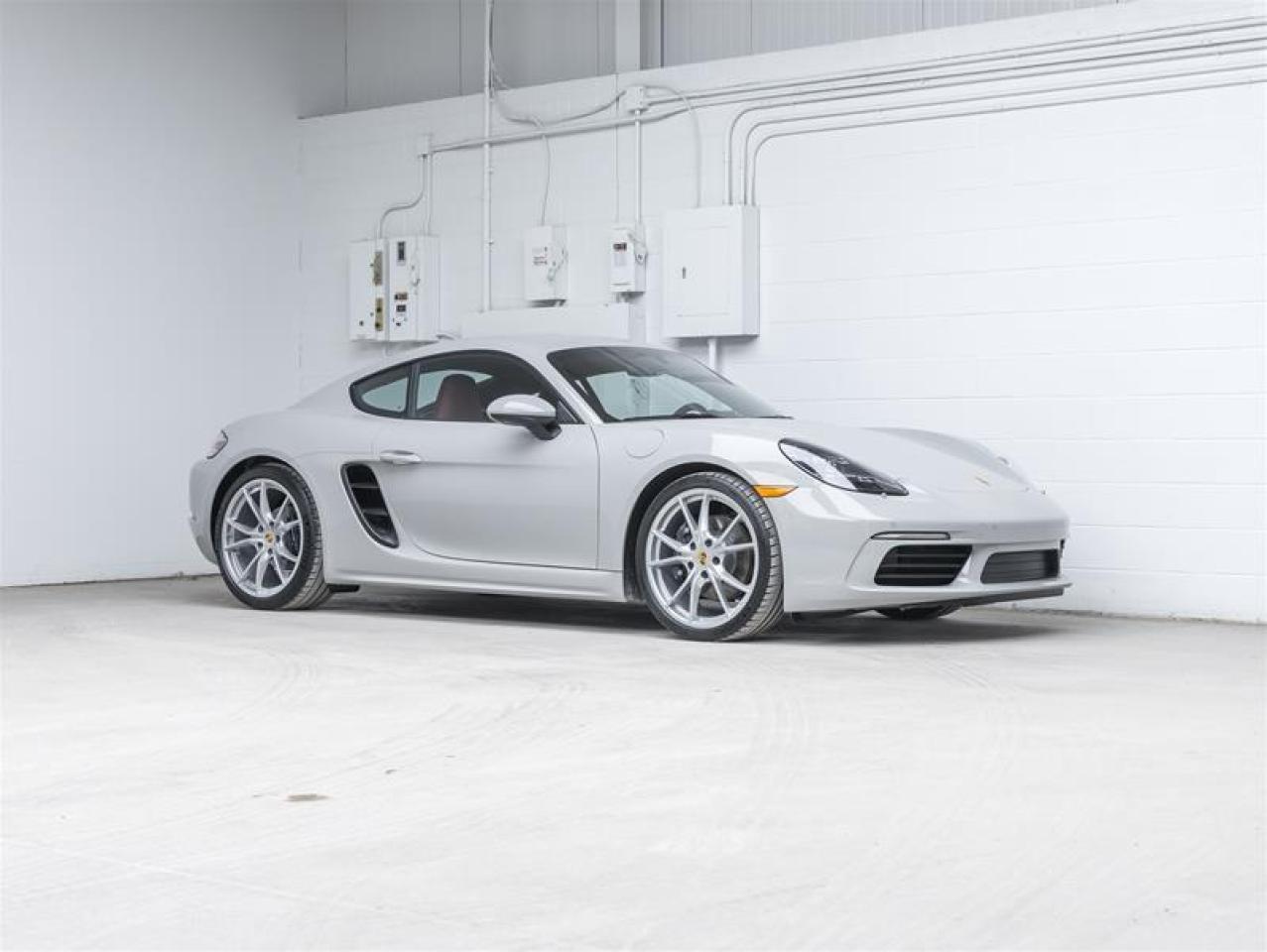 2025 Porsche 718 Cayman  Photo