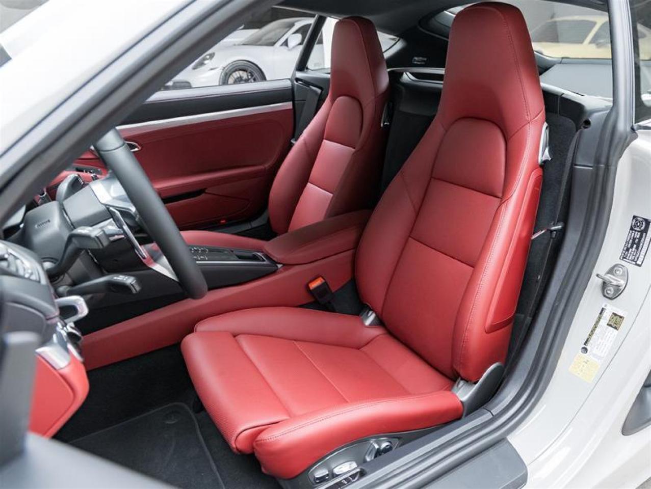 2025 Porsche 718 Cayman  Photo