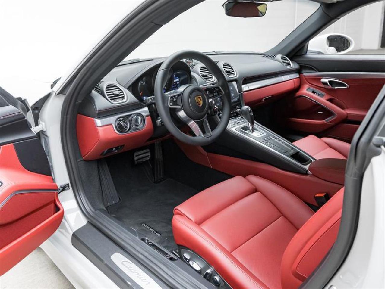 2025 Porsche 718 Cayman  Photo