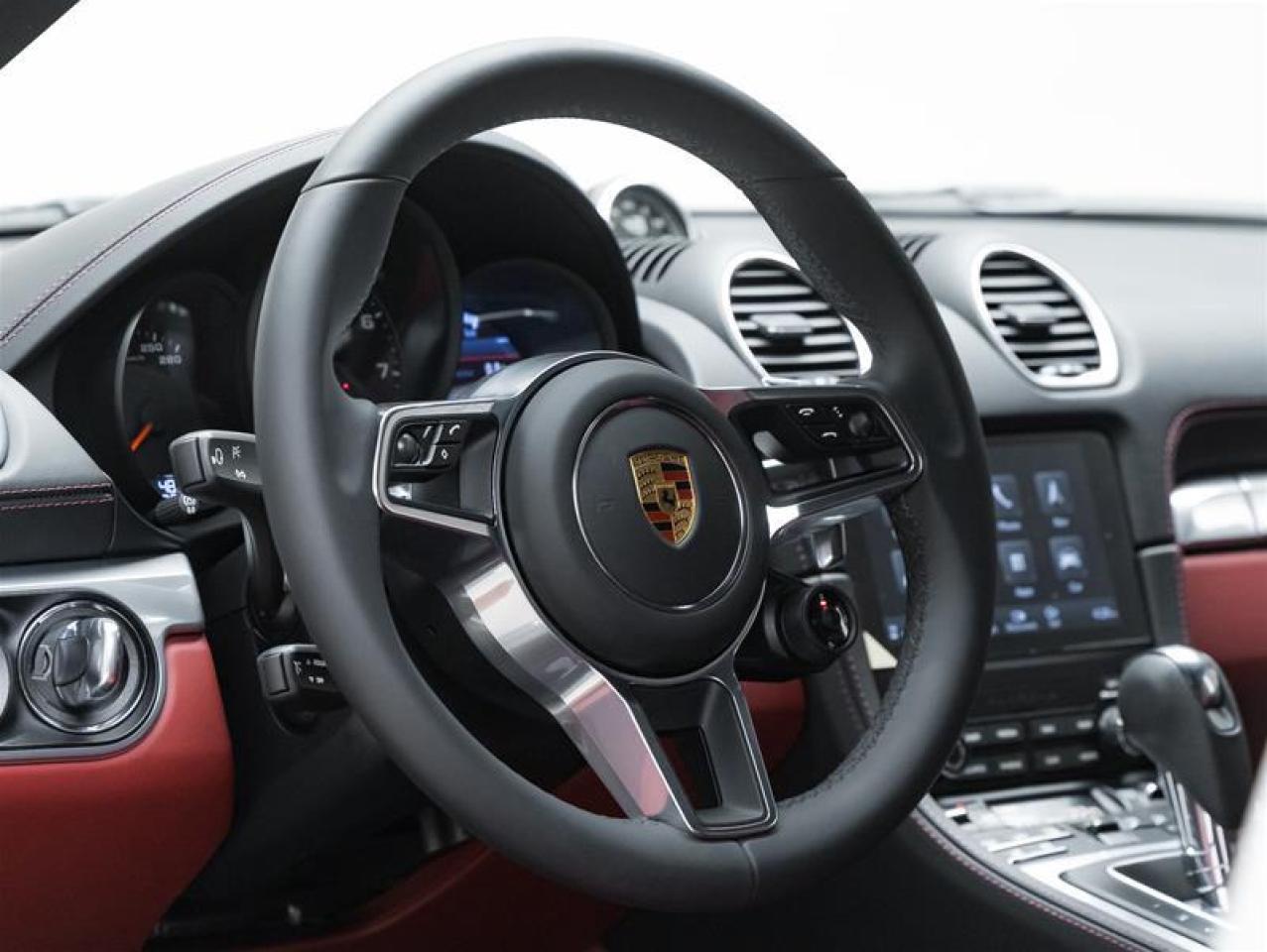 2025 Porsche 718 Cayman  Photo