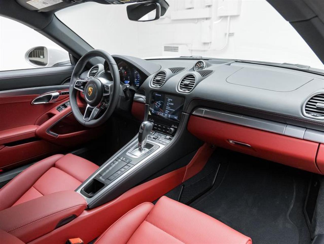 2025 Porsche 718 Cayman  Photo