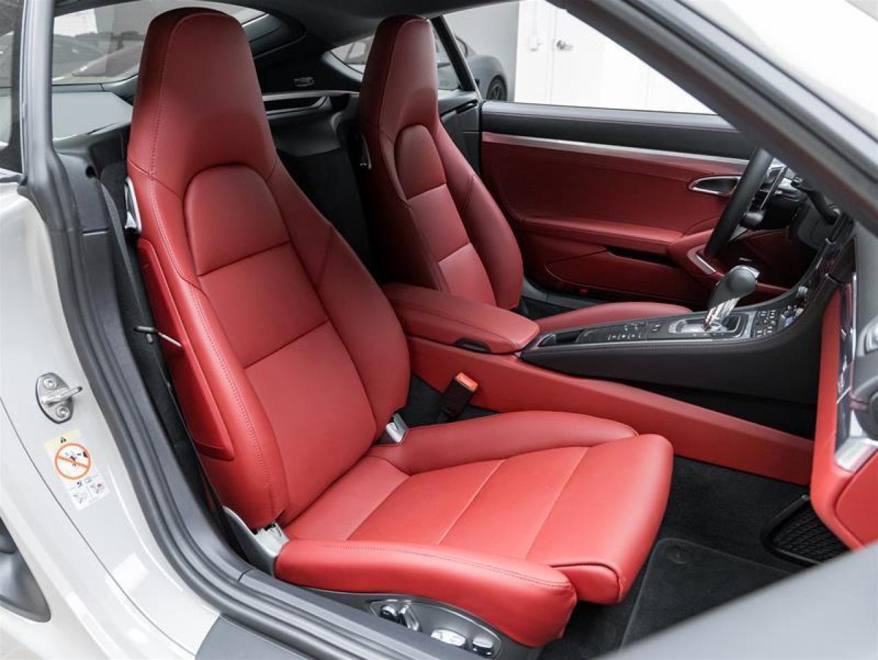 2025 Porsche 718 Cayman  Photo