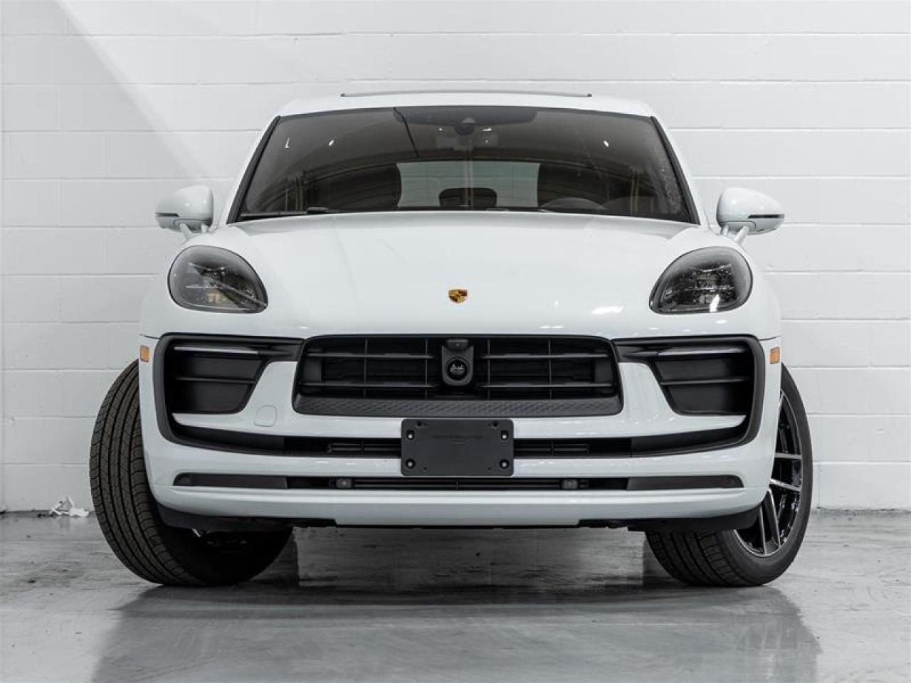 2025 Porsche Macan  Photo