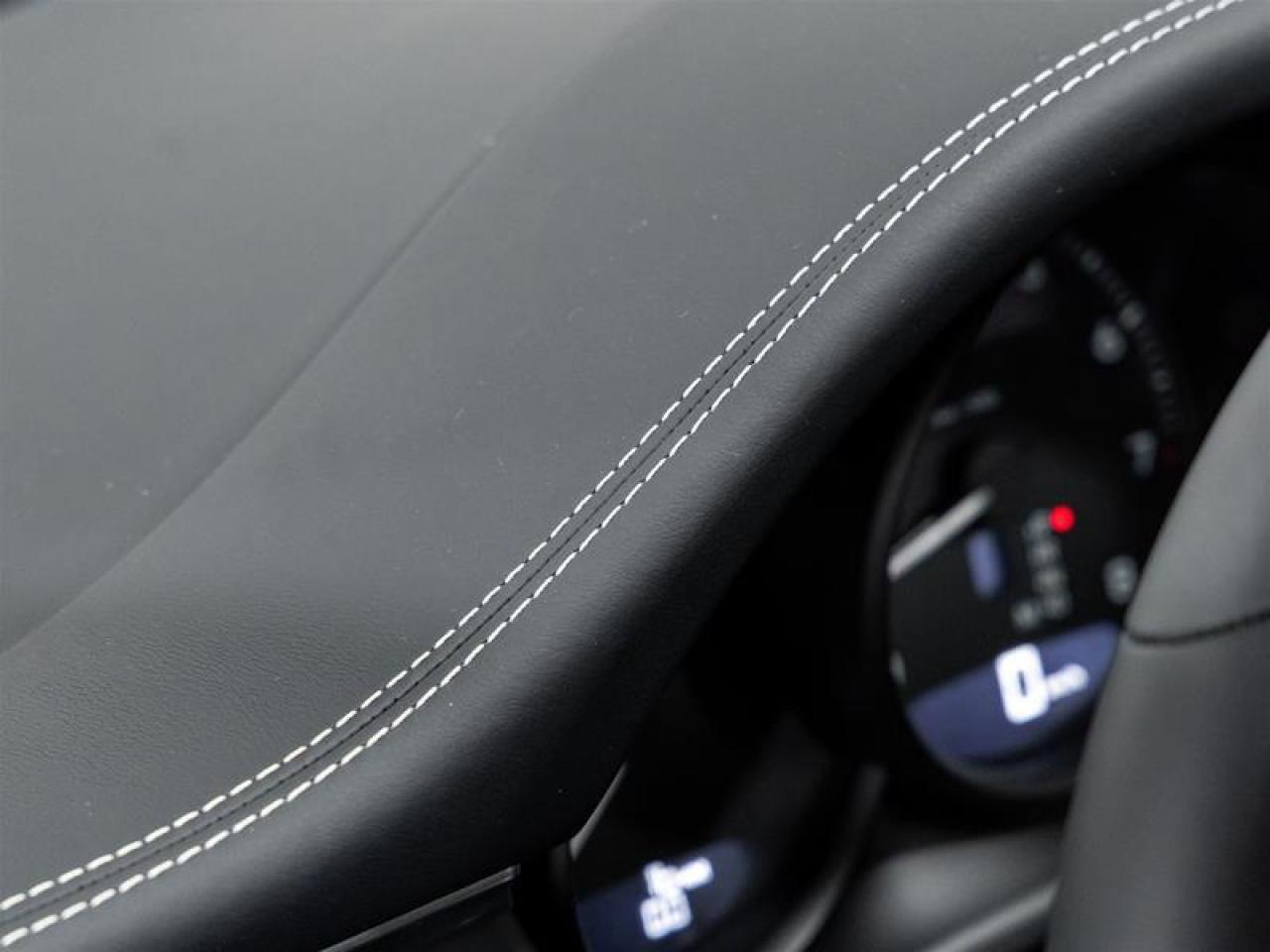 2025 Porsche Macan  Photo