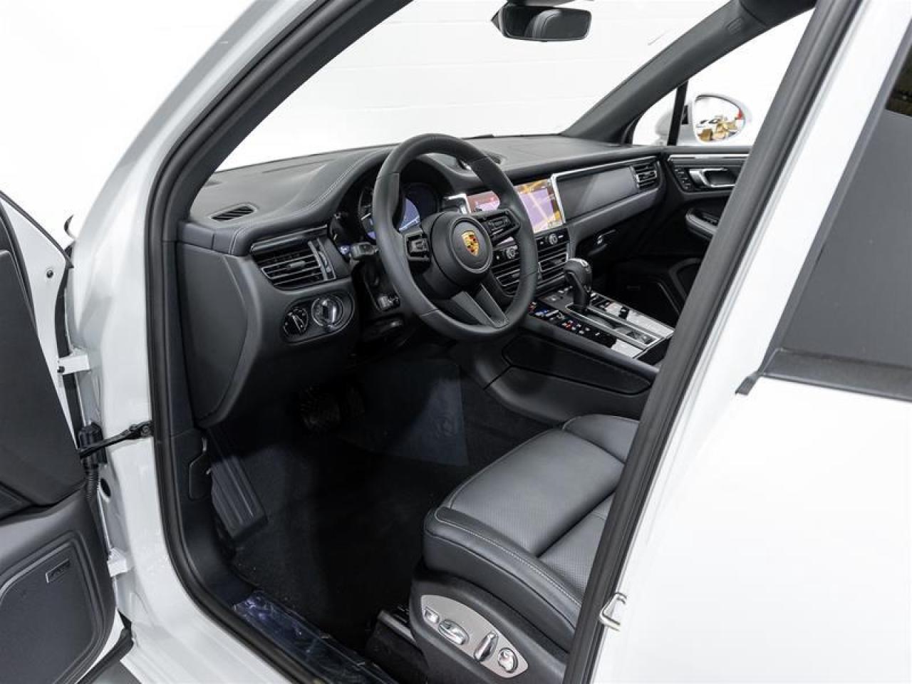 2025 Porsche Macan  Photo