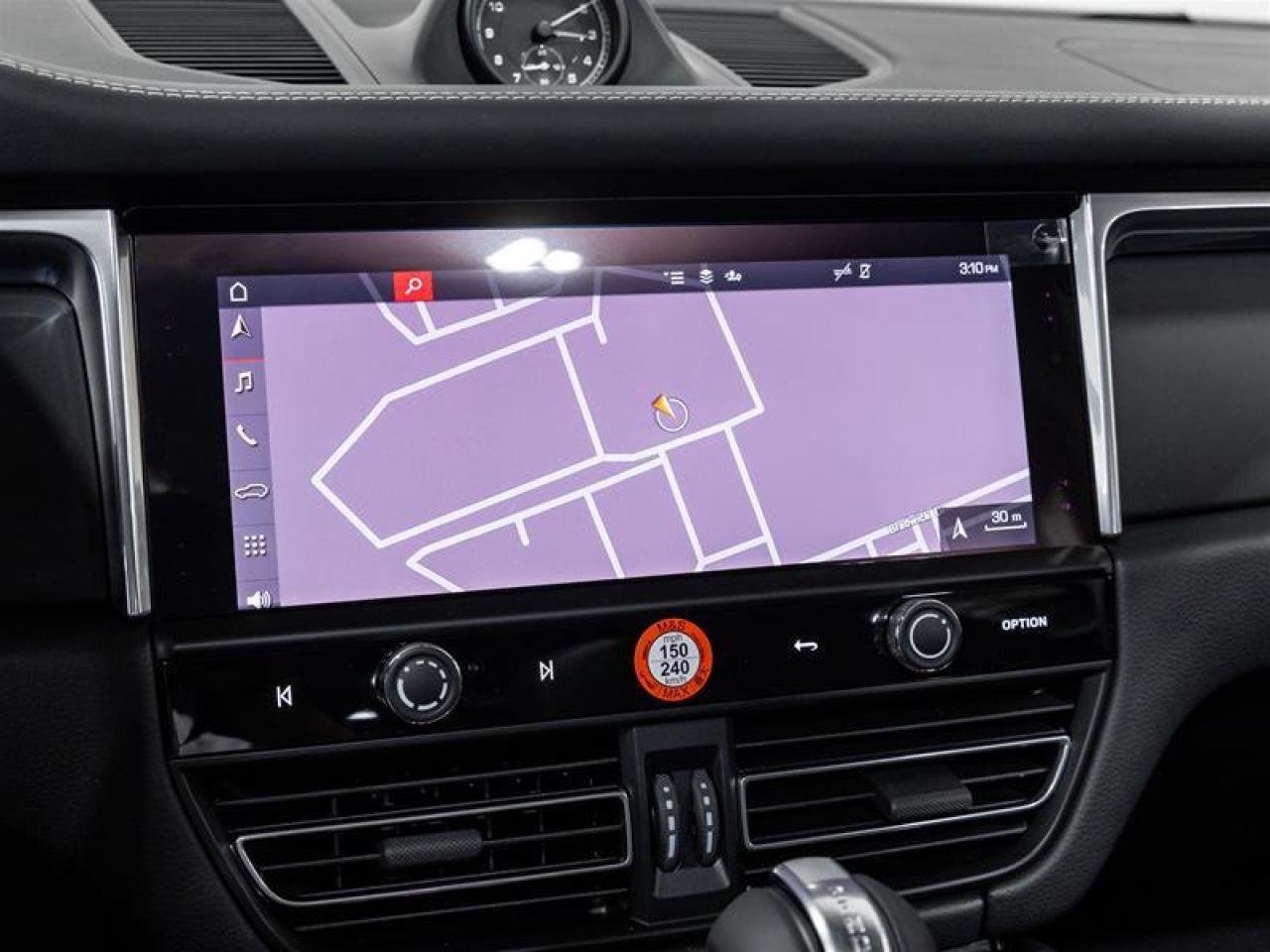 2025 Porsche Macan  Photo