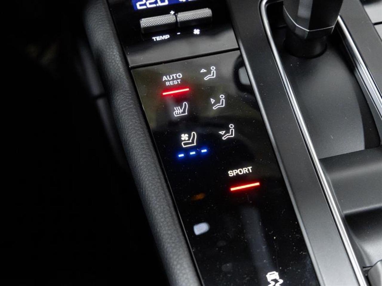 2025 Porsche Macan  Photo