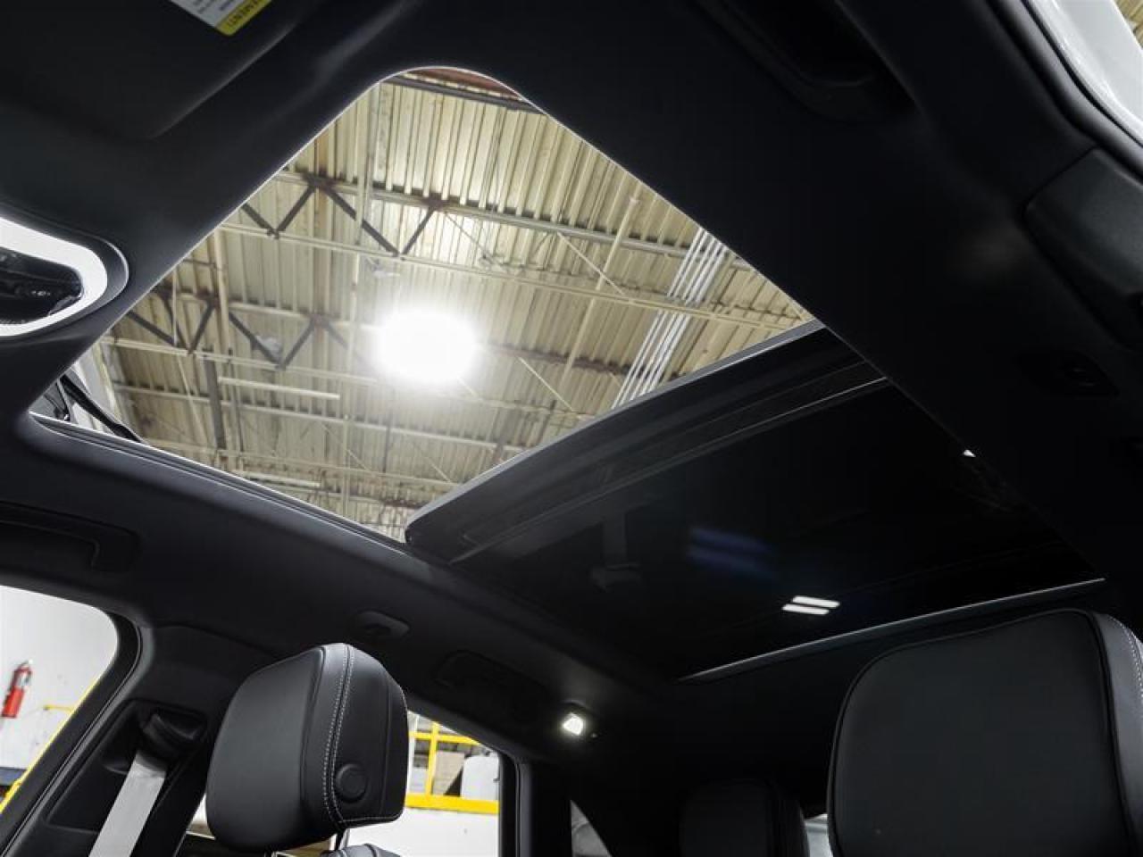 2025 Porsche Macan  Photo