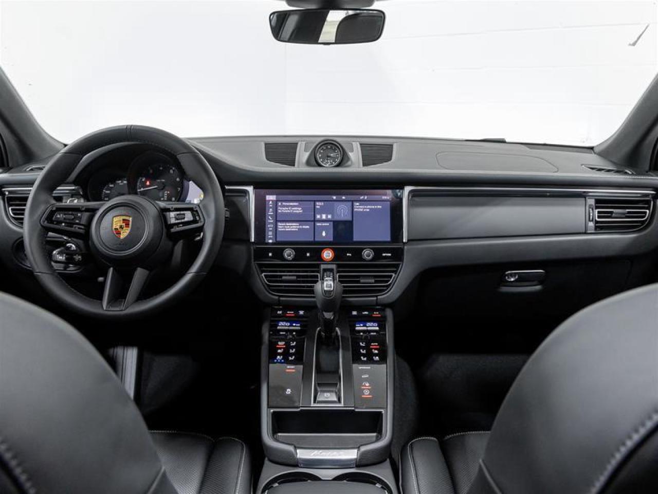 2025 Porsche Macan  Photo