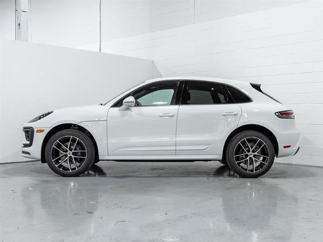 2025 Porsche Macan  Photo5