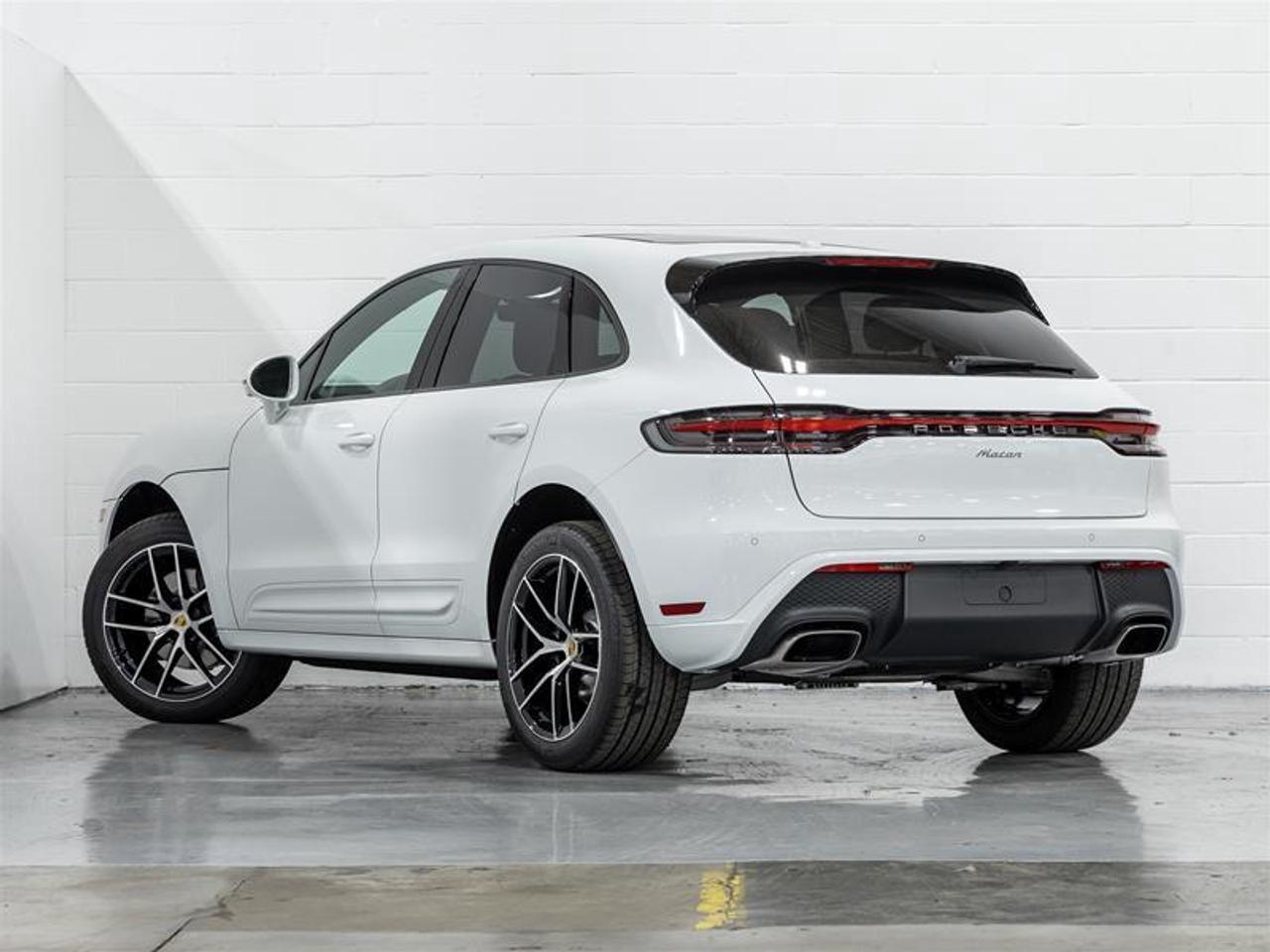 2025 Porsche Macan  Photo2
