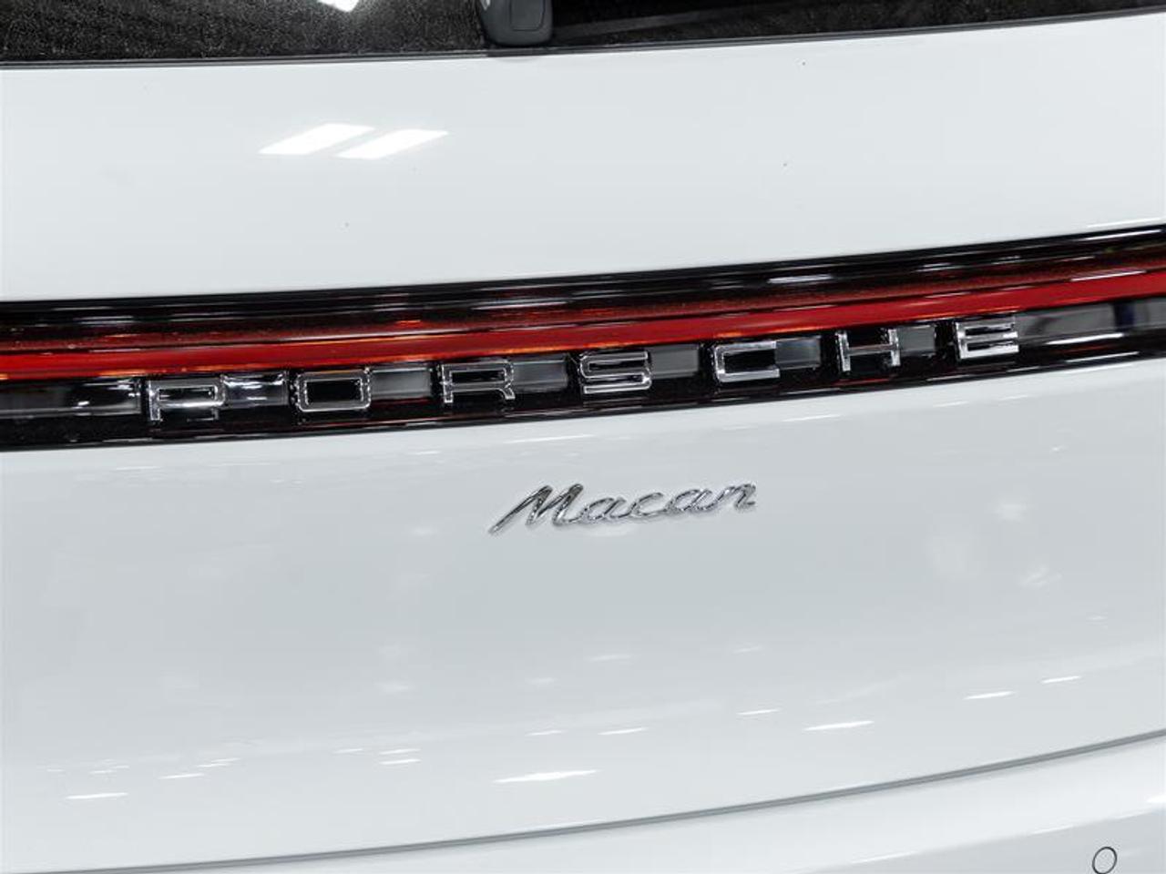 2025 Porsche Macan  Photo
