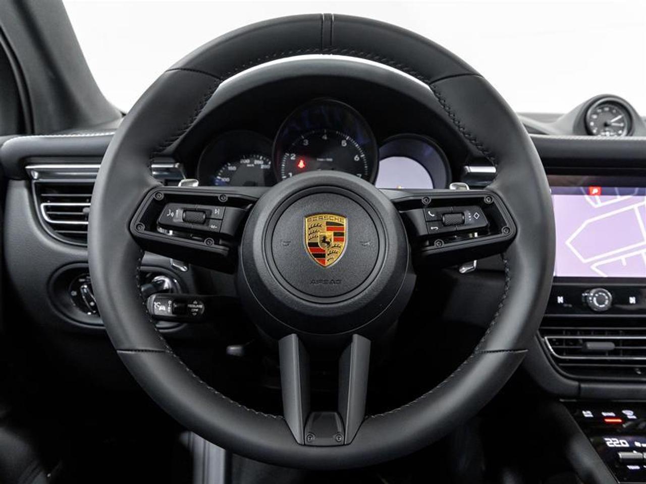 2025 Porsche Macan  Photo