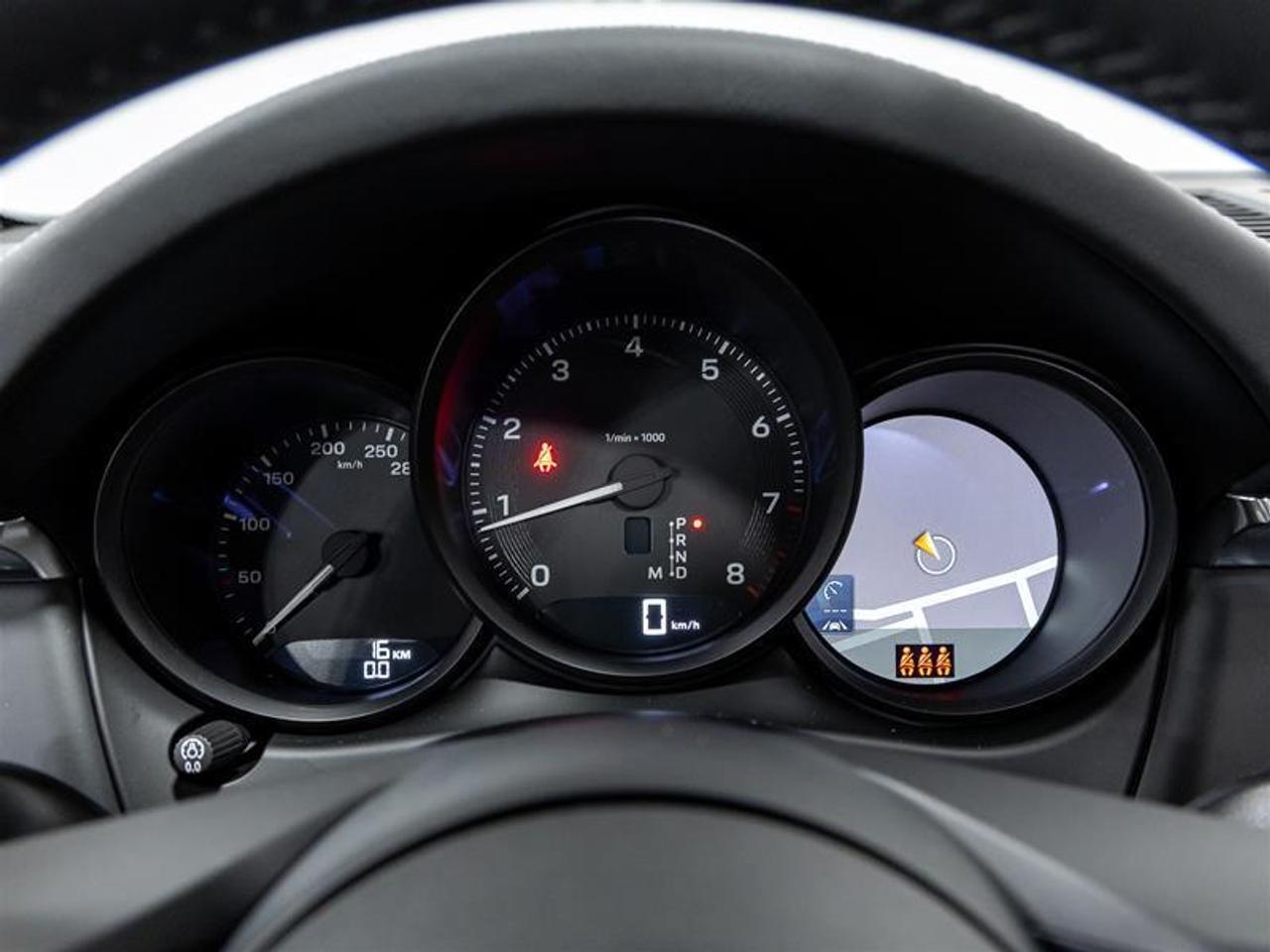 2025 Porsche Macan  Photo