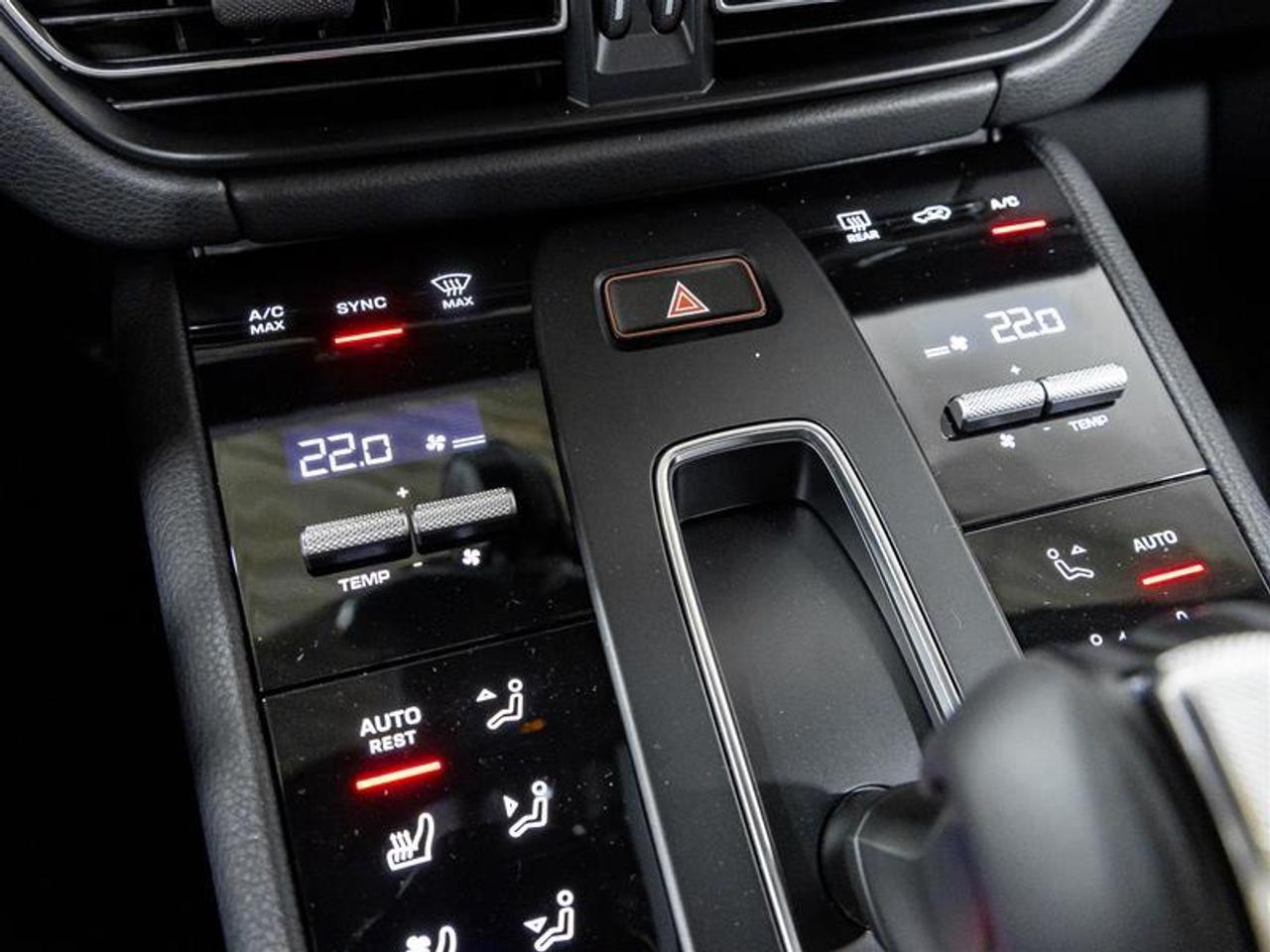 2025 Porsche Macan  Photo