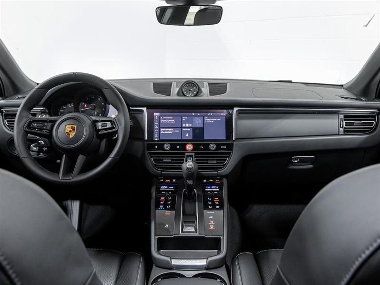 2025 Porsche Macan  Photo