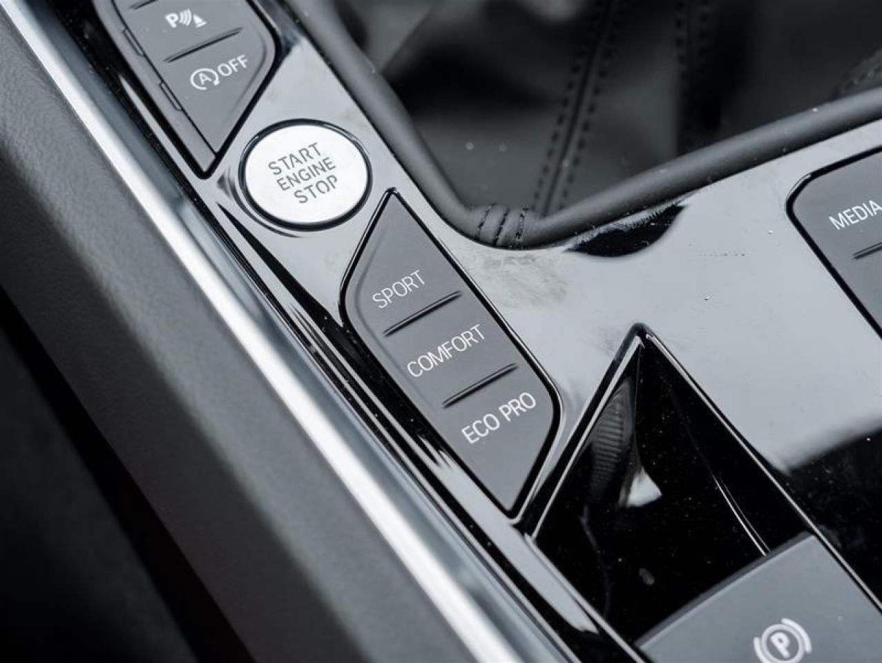 2026 BMW Z4 M40i 2dr Rear-Wheel Drive Roadster Photo