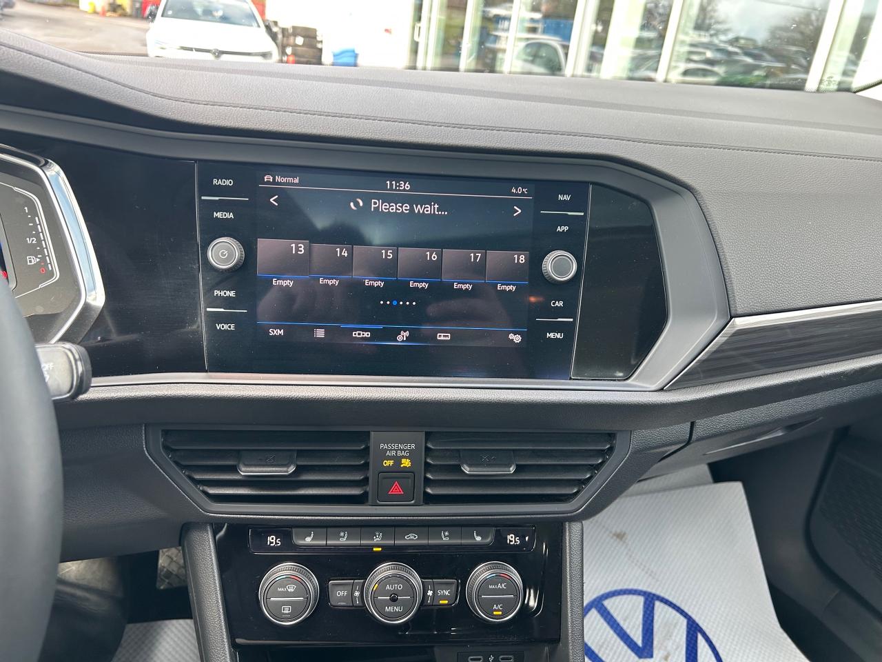 2022 Volkswagen Jetta Highline (A8) 4dr Sedan Photo