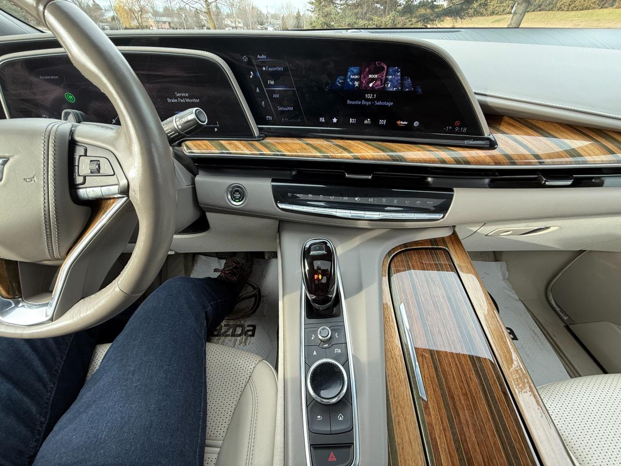 2022 Cadillac Escalade ESV Sport Platinum 4x4 Photo