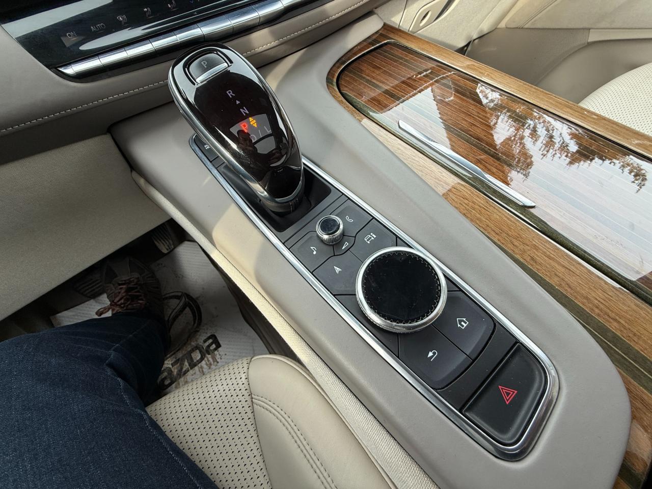 2022 Cadillac Escalade ESV Sport Platinum 4x4 Photo